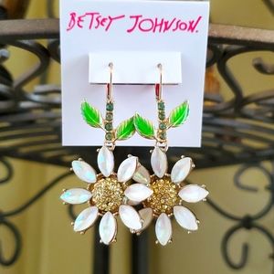 Betsey Johnson Daisy earrings